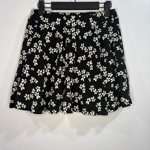 Women's Toad & Co Black and White Floral Skort Size Small
